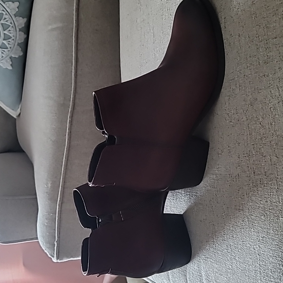 Clarks Booties - Picture 4 of 8